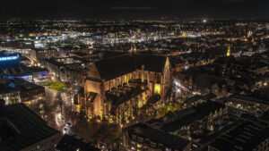 Grote Sint-Laurenskerk Alkmaar wand muur avond