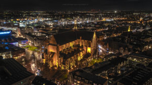 Grote Sint-Laurenskerk Alkmaar wand muur avond